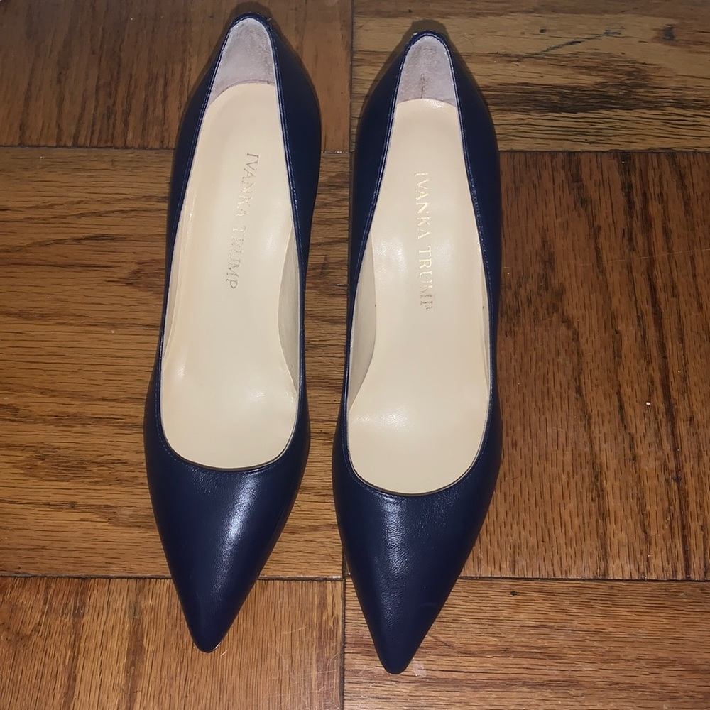 Ivanka Trump Heels. Blue: Size 6!